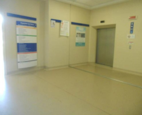 vasca da bagno con sportello